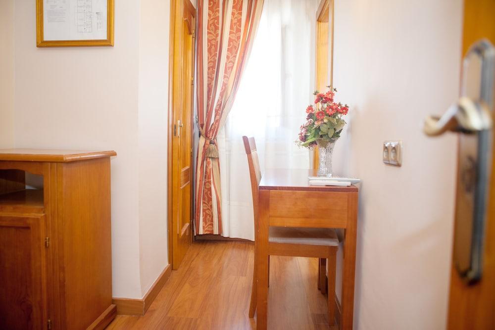 Hotel Alameda Málaga Kültér fotó